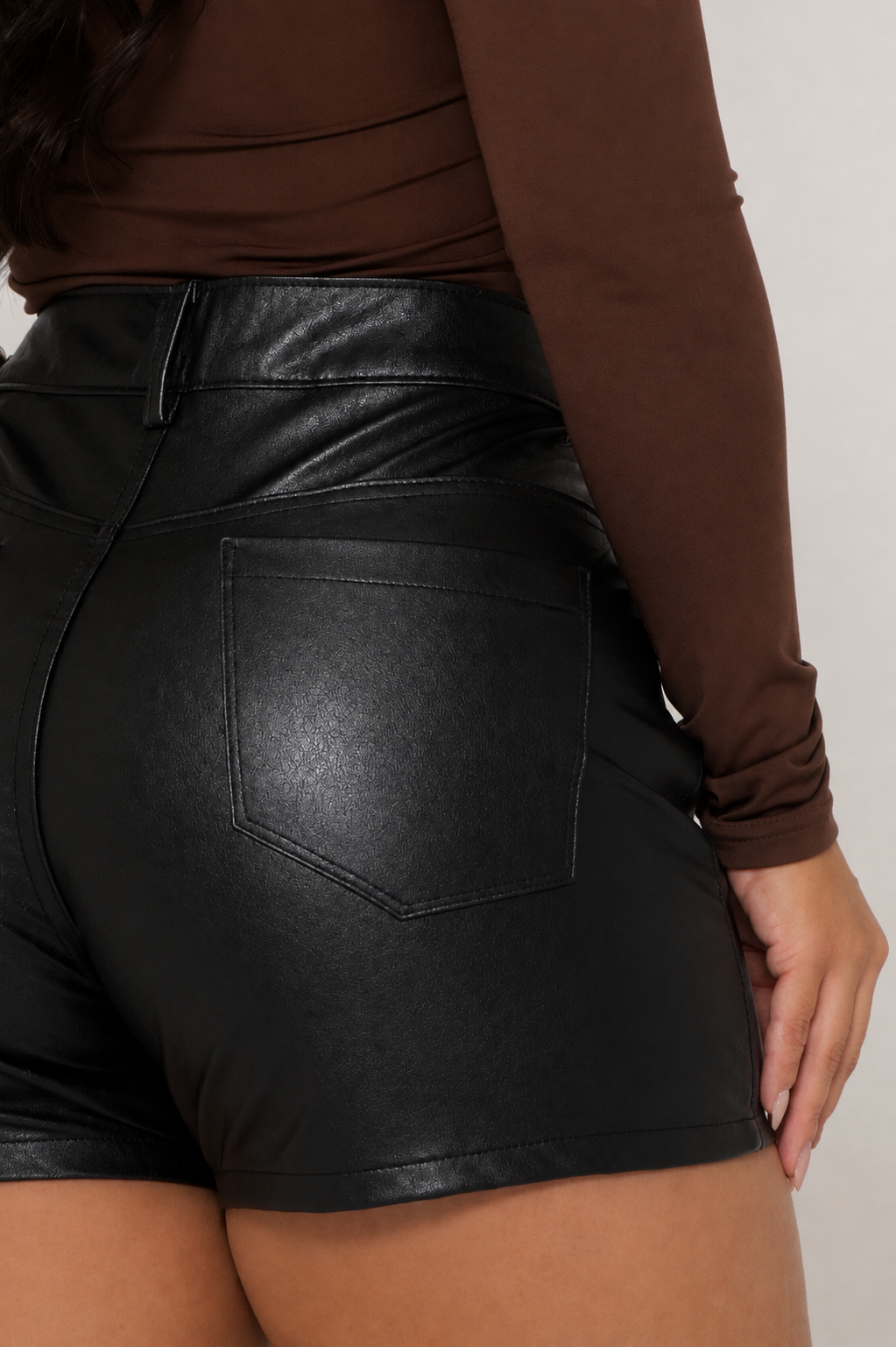 Shorts Feminino Resinado Cintura Alta Fashion