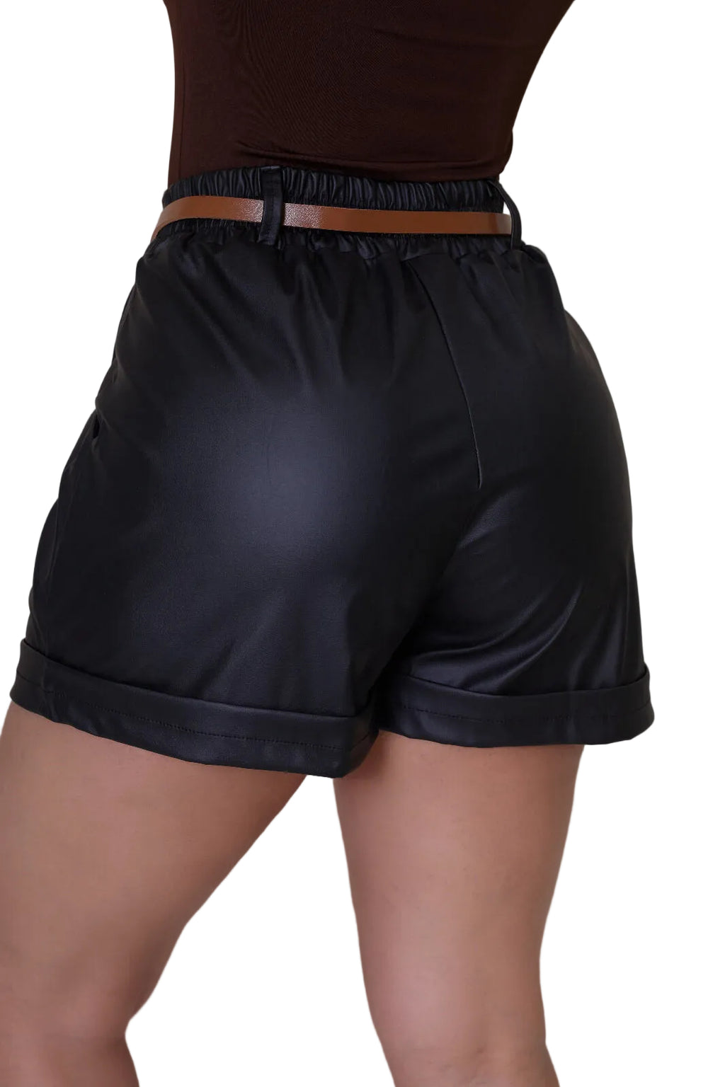 Shorts Feminino Resinado Cintura Alta com Cinto