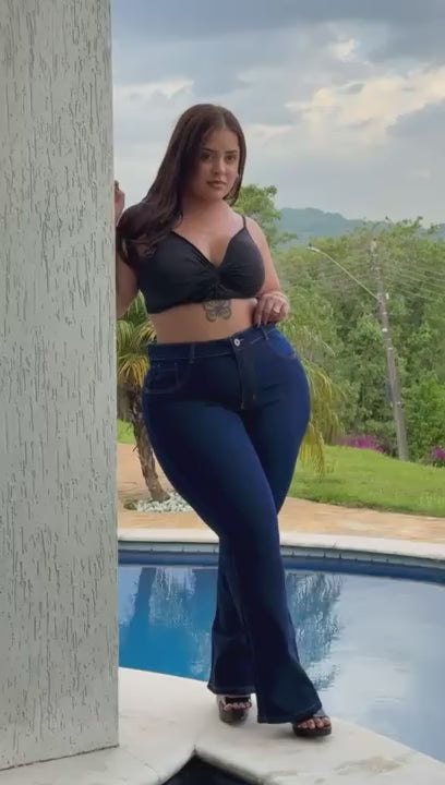 Calça Jeans Feminina Flare Plus Size Com Lycra Retrô moda